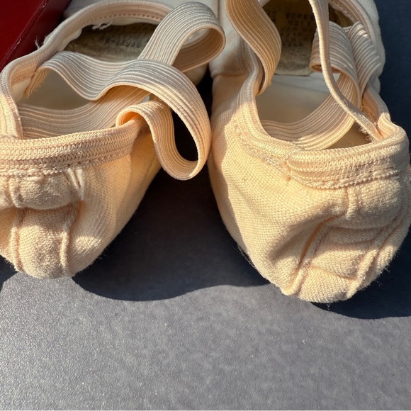 Capezio Girls Light Pink Canvas 12M Kids Ballet Shoes 🩰slippers - Picture 3 of 16